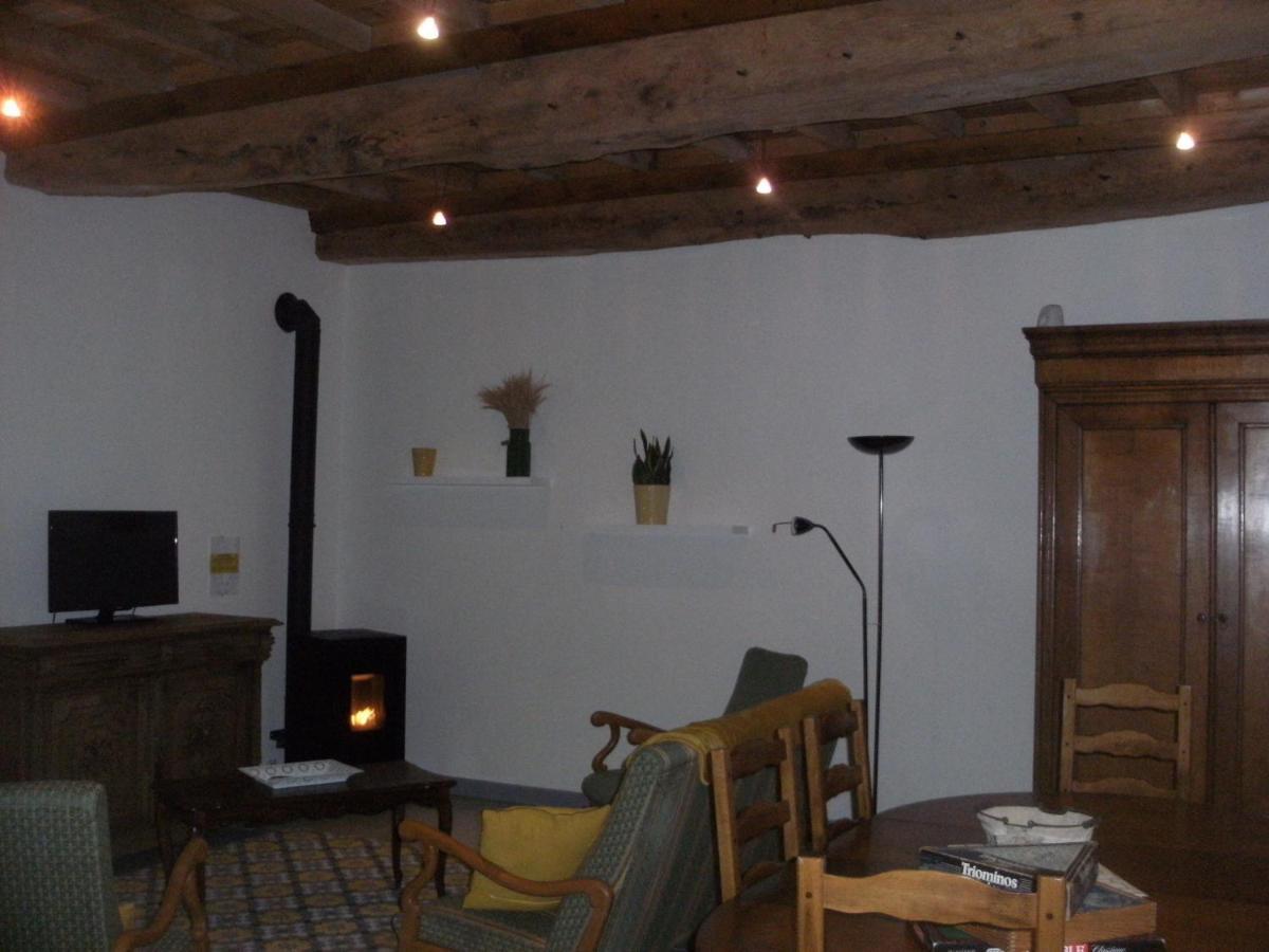Grange Dans Ancien Corps De Ferme Hotel Bellengreville  Exterior foto